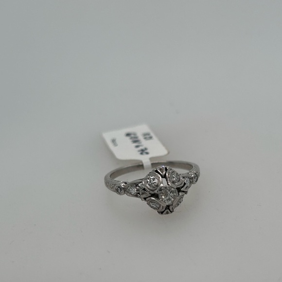 Antique Diamond Ring Platinum - Picture 5 of 9